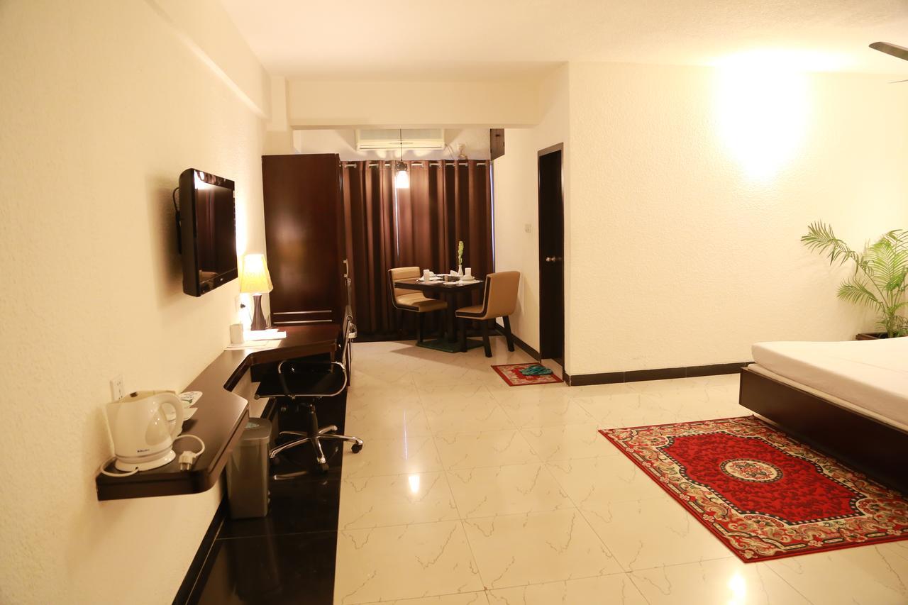 Hotel Castle Salam Khulna Exterior photo