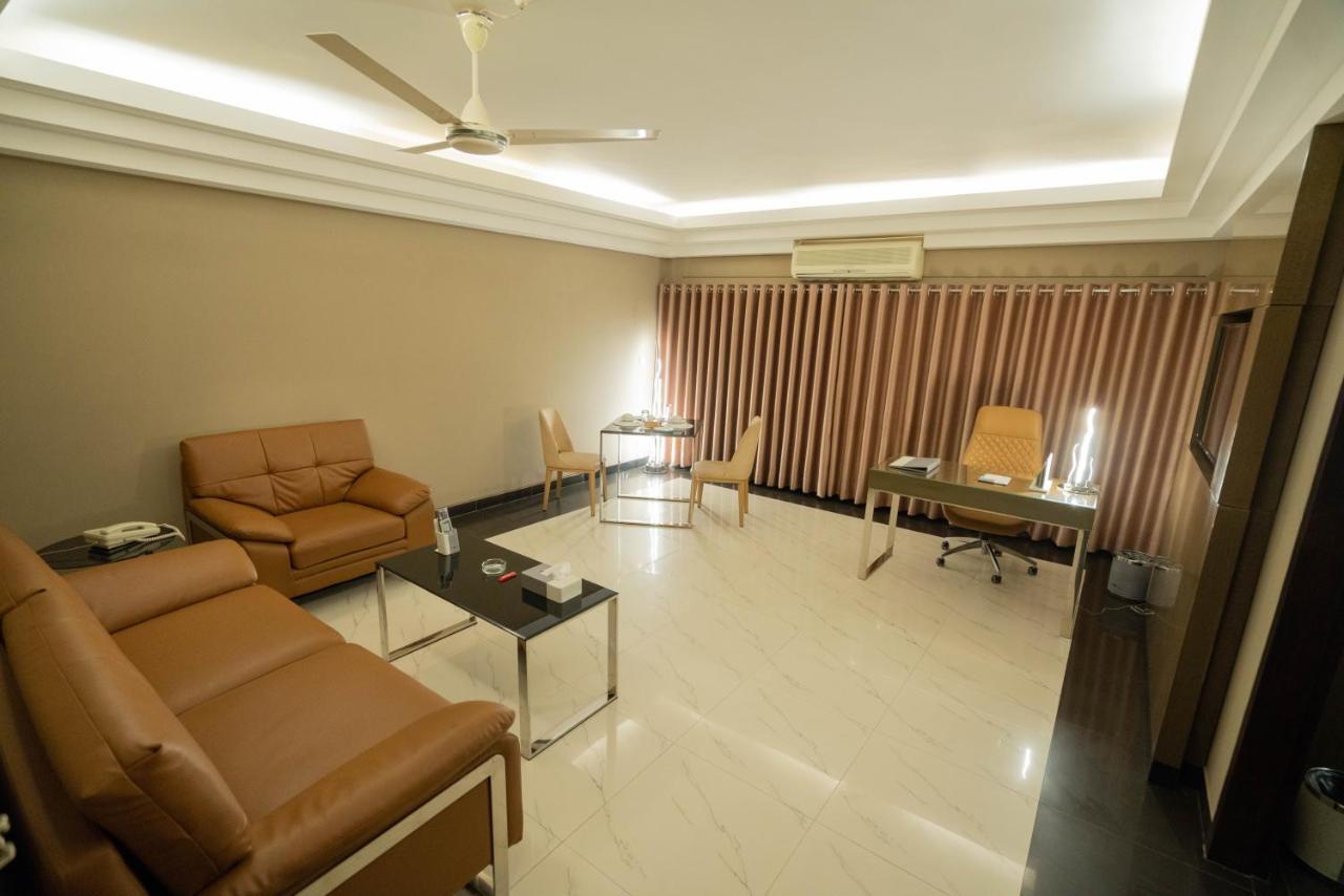 Hotel Castle Salam Khulna Exterior photo